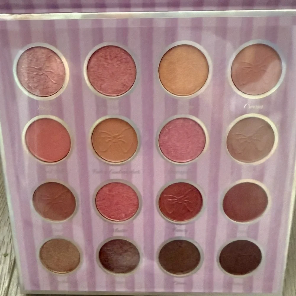 Disney Aristocats Eyeshadow Palette, Disney’s The Aristocats Marie Eyeshadow